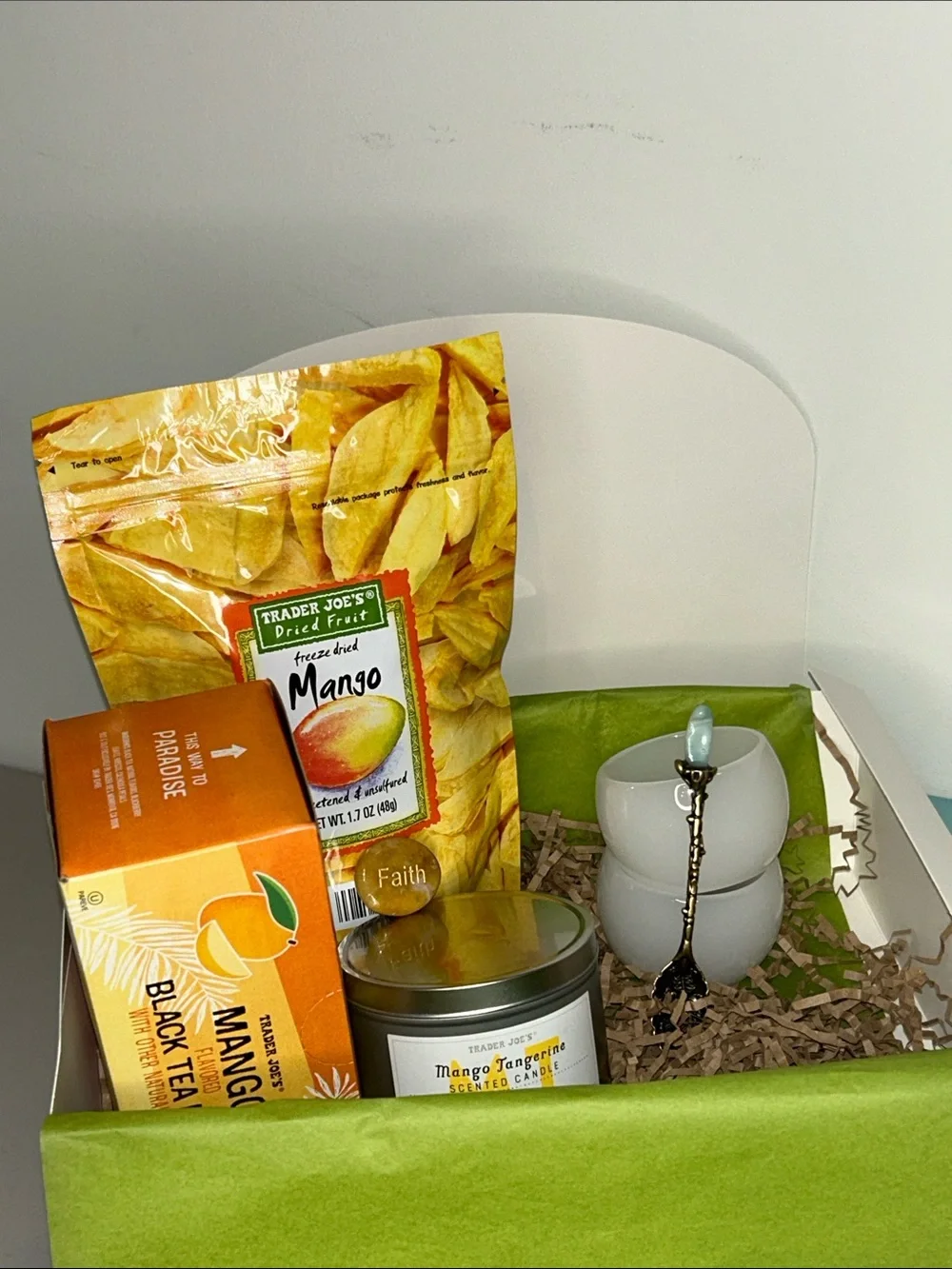 Everything Mango Box with Calcite Stone Tea Cups & Green Chalcedony Spoon NIB